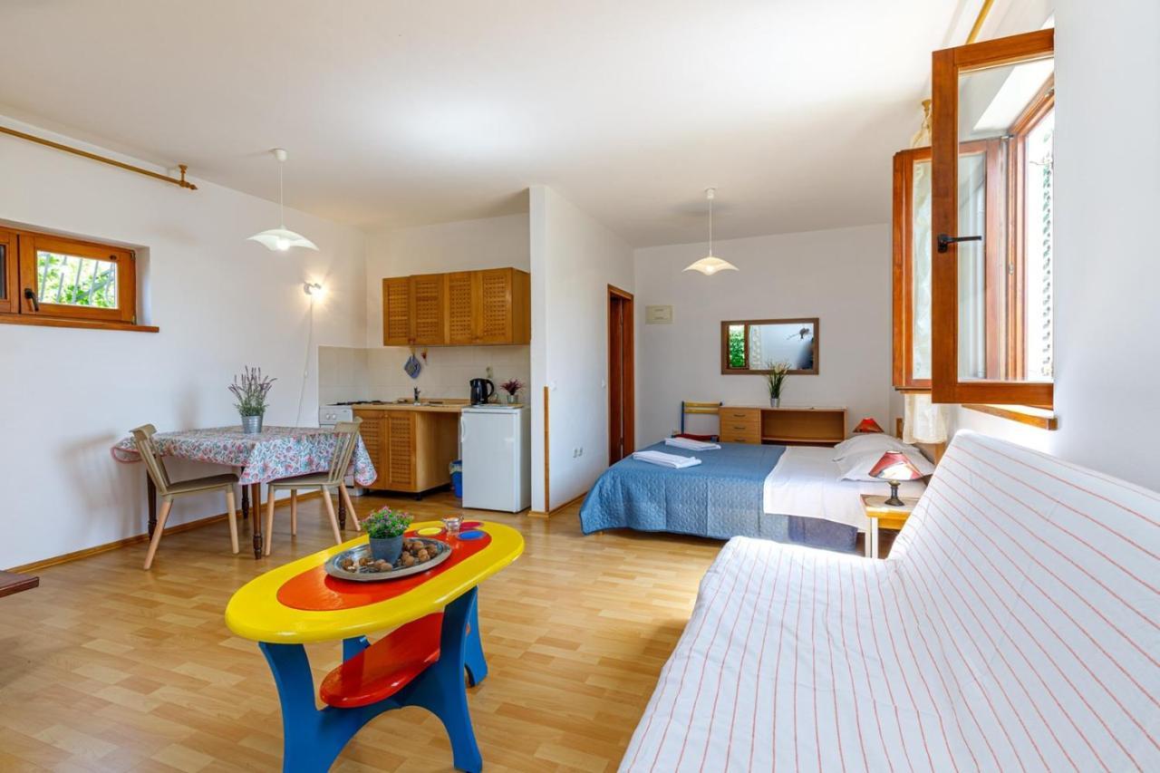 Apartments Pernar 波雷奇 外观 照片